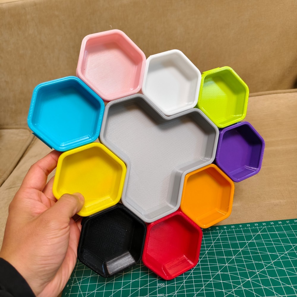 صندوق تخزين رموز الألعاب اللوح - مراجعة Board Game Impostor وسعره